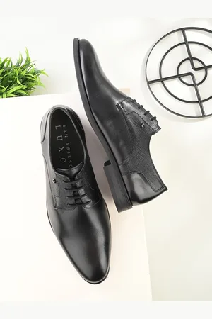 San Frissco Men Textured Genuine Leather Formal Derbys