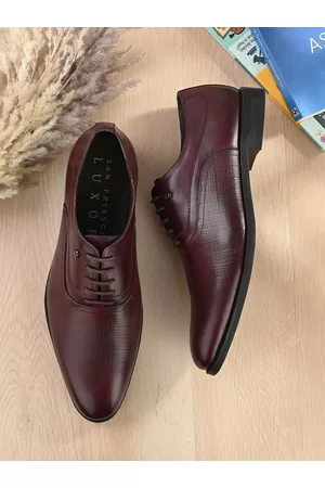 San Frissco Men Textured Genuine Leather Formal Oxfords