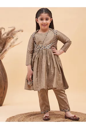 Vastramay Girls Floral Printed Pleated Anarkali Kurta with Trousers & Potli Bag