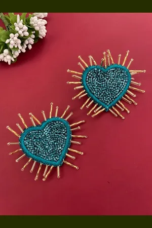 Digital Dress Room Beaded Heart Shaped Studs Earrings