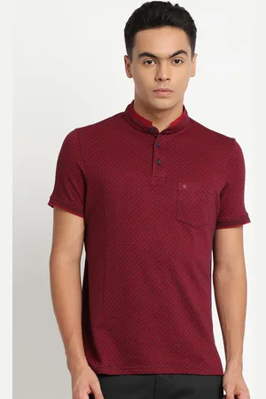 Turtle Men Maroon Printed Pure Cotton Mandarin Collar Slim Fit T-shirt