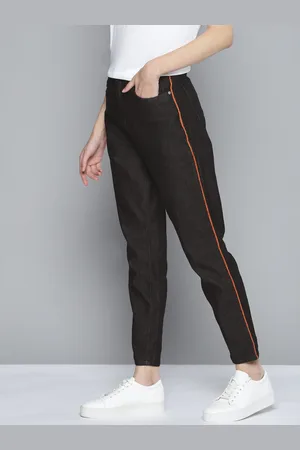 Mast & Harbour Women Black Boyfriend Fit Stretchable Jeans