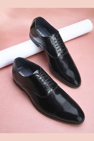 Invictus Men Textured Round Toe Formal Derbys