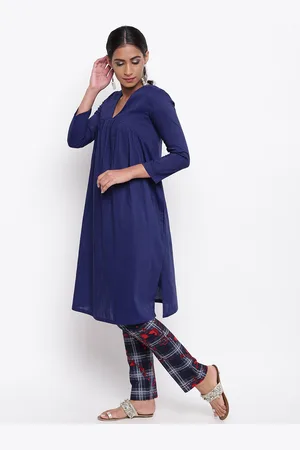 trueBrowns Women Blue & Off-White Solid Kurta with Trousers