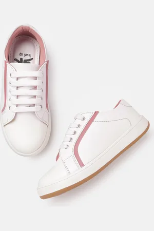YK Girls White Solid Casual Shoes