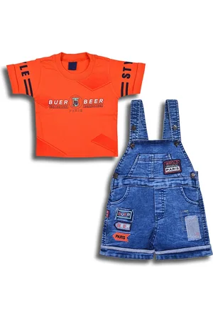 Wish Karo Infant Boys Printed Pure Cotton T-shirt and Dungarees Clothing Set