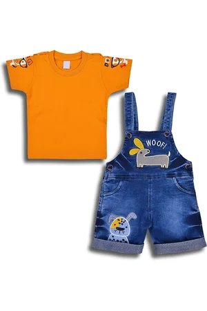 Wish Karo Infant Boys Printed Pure Cotton T-shirt and Dungarees Clothing Set