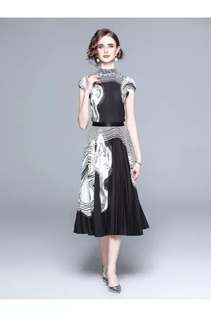 JC Collection Women Printed Round Neck Top with Skirt