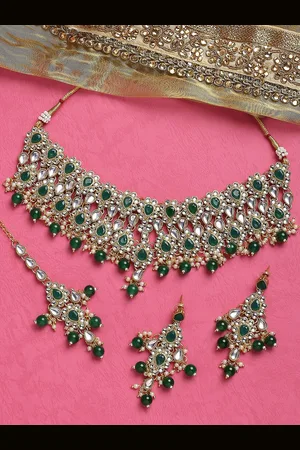 OOMPH Kundan-Studded Jadau Jewellery Set