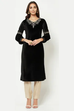 BARARA ETHNIC Floral Embroidered Velvet Kurta