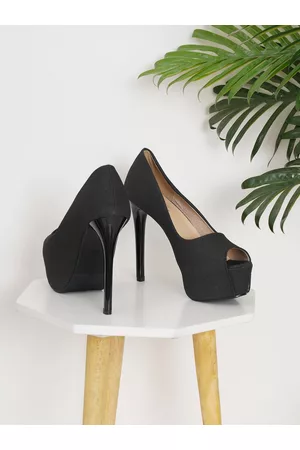 5 Types Of Shoes That Will Match With Any Outfit
