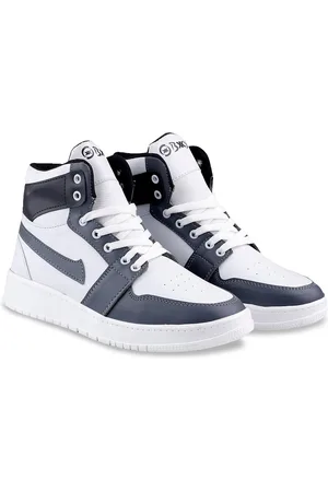 BXXY Men Colourblocked Lightweight Mid-Top Sneakers