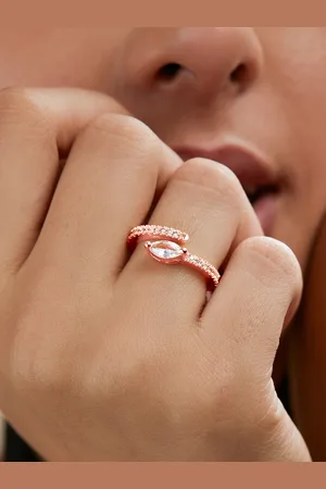 MINUTIAE Gold-Plated Crystal-Studded Adjustable Finger Ring
