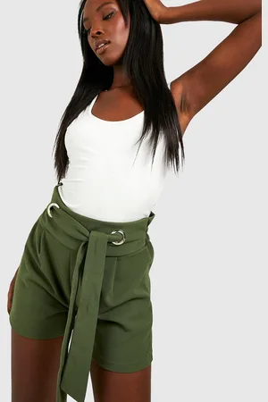 Boohoo Women Solid Shorts