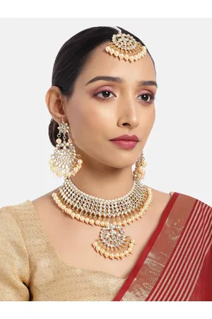 Asmitta Jewellery Women Gold-Toned Kundan Pearl Studded Necklace Set with Maang Tika