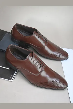 Invictus Men Textured Round Toe Formal Brogues