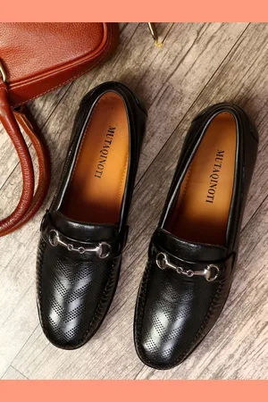 MUTAQINOTI Men Black Textured Leather Formal Loafers