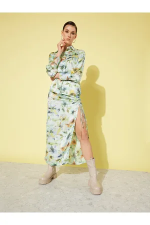ANVI Be Yourself Women Tailored Fit Floral Printed Casual Shirt