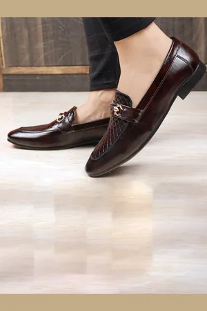 BXXY Men Textured Slip On Loafers