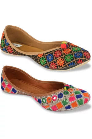 DESI COLOUR Women Pack of 2 Mojaris