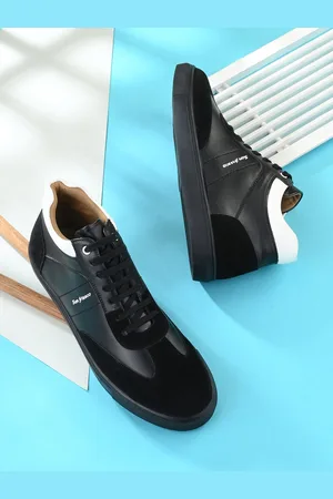 San Frissco Men Textured Lightweight Sneakers