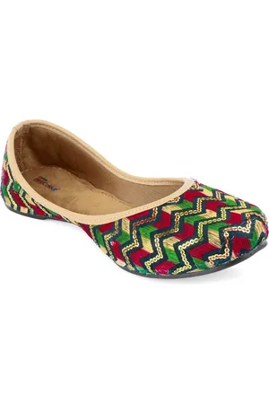 DESI COLOUR Women Multicoloured Ethnic Mojaris
