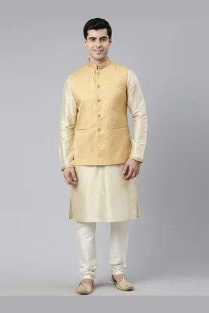 TheEthnic.Co Mandarin Collar Kurta with Pyjamas with Woven Design Nehru Jacket