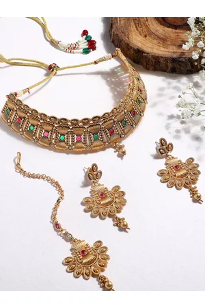Asmitta Jewellery Gold-Plated Kundan-Studded Necklace and Earrings with Maang Tika