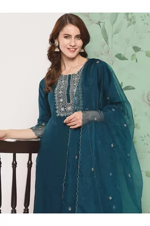 Nayo Women Ethnic Motifs Yoke Design Kurta with Trousers & Dupatta