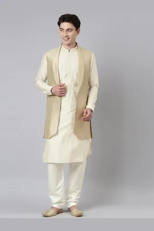 TheEthnic.Co Mandarin Collar Kurta with Churidar with Woven Design Jacket