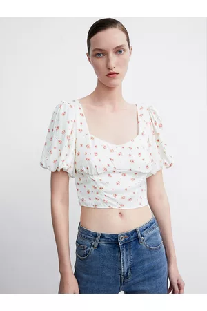 Urban Revivo Floral Print Sweetheart Neck Puff Sleeve Crop Top