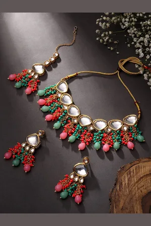 Asmitta Jewellery Gold-Plated Kundan Necklace and Earrings with Maang Tika