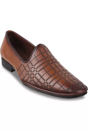 Metro Men Textured Leather Loafers