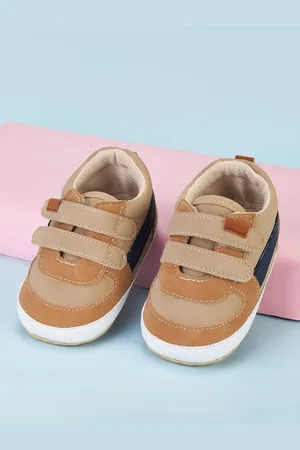 Pantaloons Boys Comfort Insole Canvas Contrast Sole Sneakers