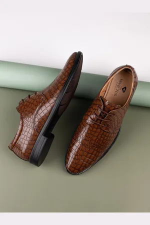 Invictus Men Textured Formal Derbys