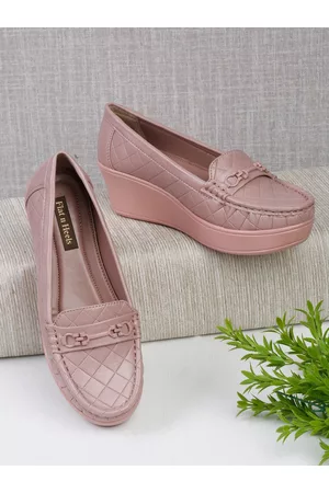Flat n Heels Women Textured Heeled Loafers