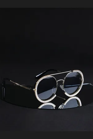 Campus Sutra Women Round Sunglasses With UV Protected Lens SS23_HSSG2228