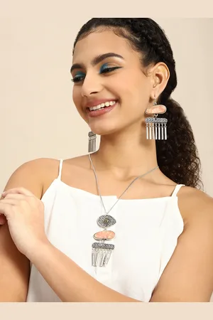 Sangria Women Silver-Toned & Peach Pink Antique Pendent & Earrings Set with Chain