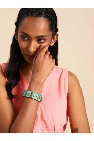 Taavi Women Handcrafted Bangle