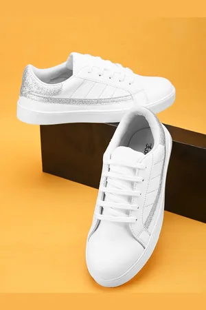 Longwalk Women Embellished Lightweight Sneakers