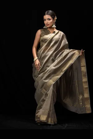 Triyah Zari Liva Saree