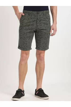 Indian Terrain Men Floral Printed Mid-Rise Slim Fit Pure Cotton Shorts