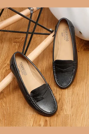 Teakwood Leathers Women Textured Leather Loafers Casual Shoes