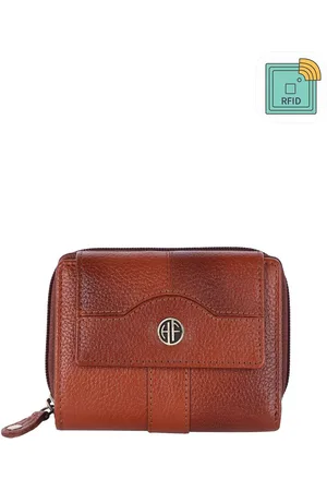 HAMMONDS FLYCATCHER Women Tan Leather Zip Around Wallet