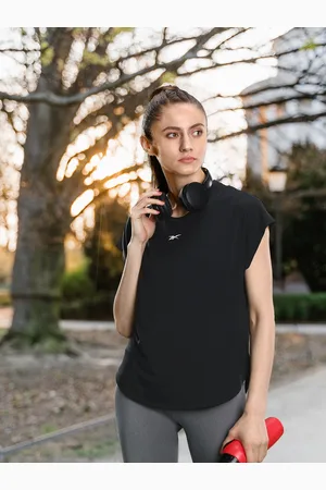 Reebok Women Black Extended Sleeves UBF Perforated T-shirt