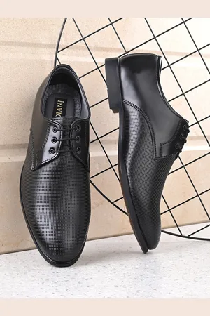 Invictus Men Textured Round-Toe Formal Derbys