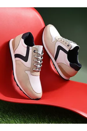 San Frissco Men Colourblocked Lightweight Comfort Insole Contrast Sole Sneakers