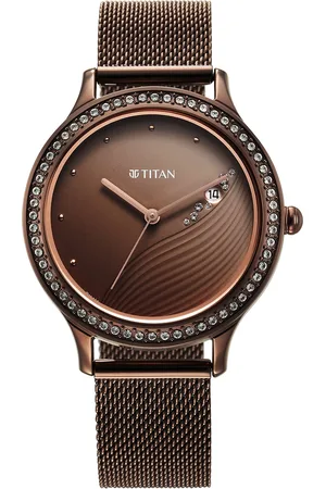 Titan Women Embellished Dial & Stainless Steel Bracelet Style Analogue Watch 2634QM01