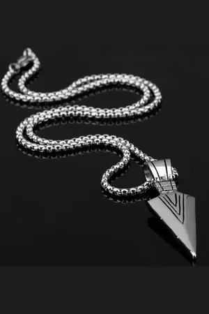 Meenaz Men Silver-Plated Arrow-Shaped Pendant With Chain