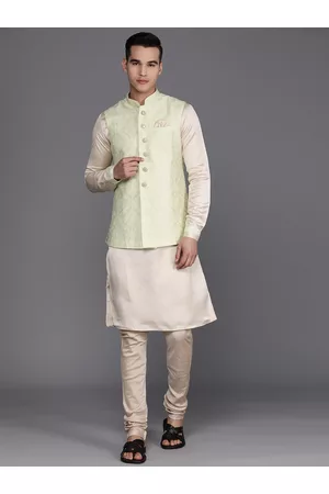 MANU Men Solid Kurta with Churidar & Nehru Jacket